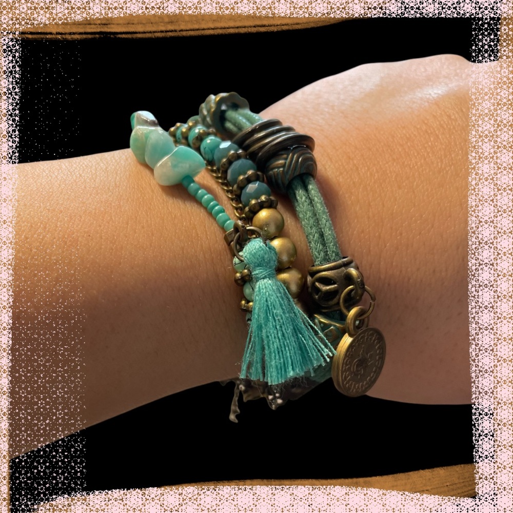 Vintage Handmade Golden Tone bracelet – brass like